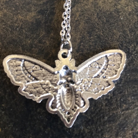 NWT gothic witchy whimsygoth moth necklace with human skull in silvertone trendy - Picture 8 of 8